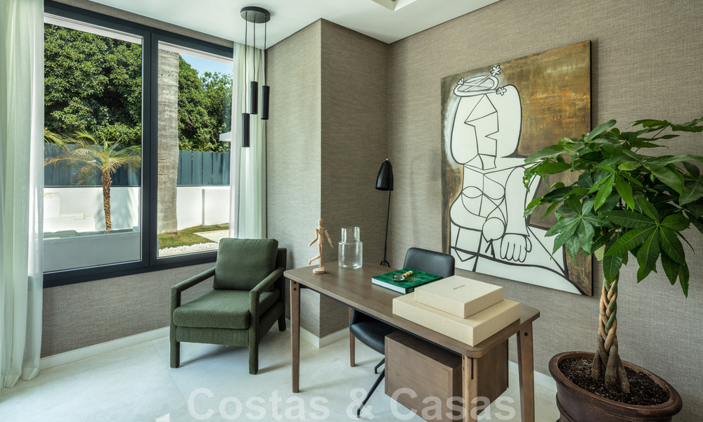 Villa andalouse contemporaine de luxe à vendre avec de nombreuses commodités de luxe, entourée de terrains de golf à Nueva Andalucia, Marbella 44356