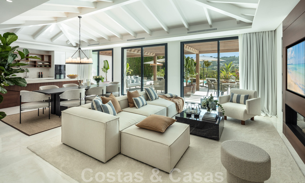 Villa andalouse contemporaine de luxe à vendre avec de nombreuses commodités de luxe, entourée de terrains de golf à Nueva Andalucia, Marbella 44362