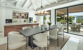 Villa andalouse contemporaine de luxe à vendre avec de nombreuses commodités de luxe, entourée de terrains de golf à Nueva Andalucia, Marbella 44363 