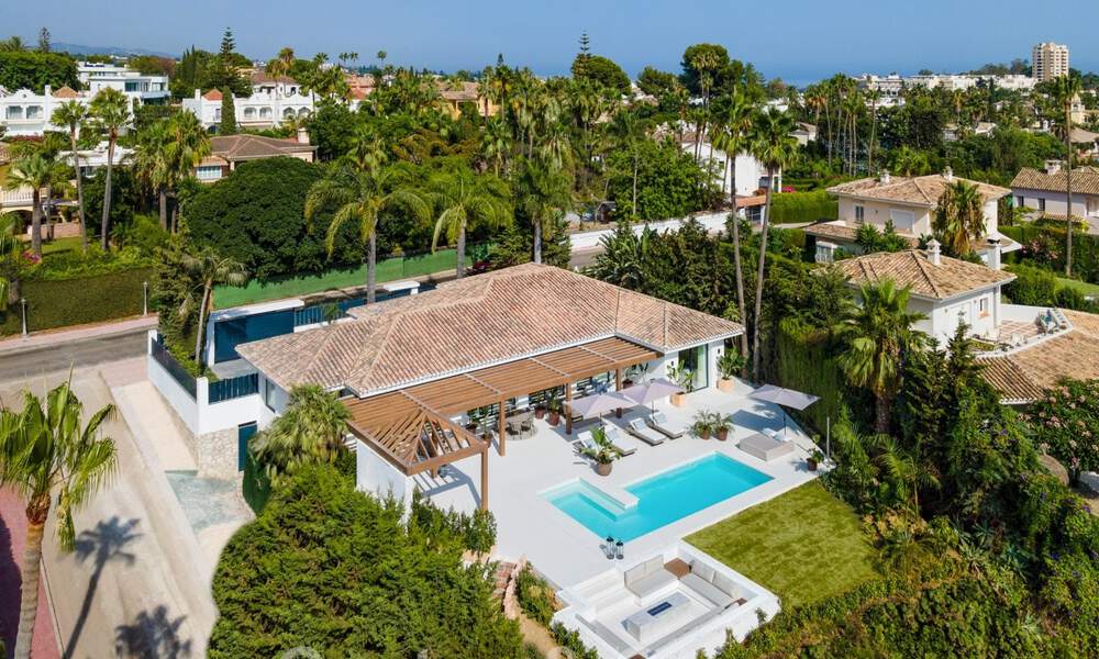 Villa andalouse contemporaine de luxe à vendre avec de nombreuses commodités de luxe, entourée de terrains de golf à Nueva Andalucia, Marbella 44368