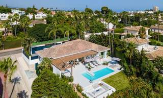 Villa andalouse contemporaine de luxe à vendre avec de nombreuses commodités de luxe, entourée de terrains de golf à Nueva Andalucia, Marbella 44368 
