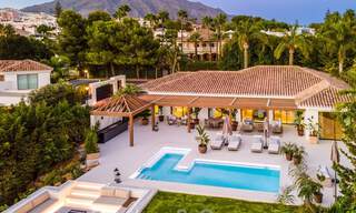 Villa andalouse contemporaine de luxe à vendre avec de nombreuses commodités de luxe, entourée de terrains de golf à Nueva Andalucia, Marbella 44378 