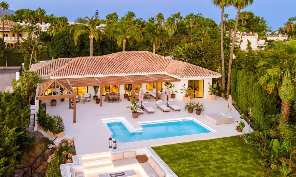 Villa andalouse contemporaine de luxe à vendre avec de nombreuses commodités de luxe, entourée de terrains de golf à Nueva Andalucia, Marbella 44379