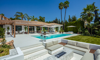 Villa andalouse contemporaine de luxe à vendre avec de nombreuses commodités de luxe, entourée de terrains de golf à Nueva Andalucia, Marbella 44386 