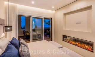 Spacieux et luxueux appartement à vendre dans un complexe sécurisé, en première ligne de plage, avec de belles vues sur la mer, sur le Golden Mile entre Marbella et Estepona 44045 