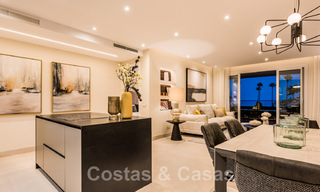 Spacieux et luxueux appartement à vendre dans un complexe sécurisé, en première ligne de plage, avec de belles vues sur la mer, sur le Golden Mile entre Marbella et Estepona 44047 