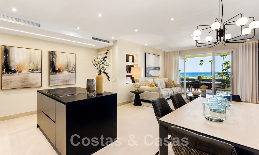 Spacieux et luxueux appartement à vendre dans un complexe sécurisé, en première ligne de plage, avec de belles vues sur la mer, sur le Golden Mile entre Marbella et Estepona 44051