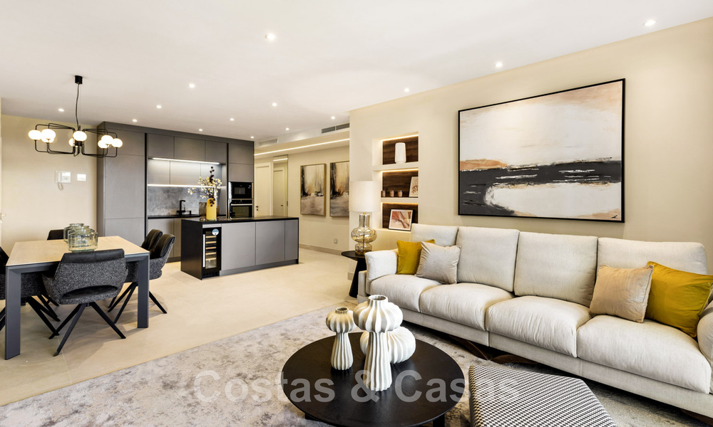 Spacieux et luxueux appartement à vendre dans un complexe sécurisé, en première ligne de plage, avec de belles vues sur la mer, sur le Golden Mile entre Marbella et Estepona 44052