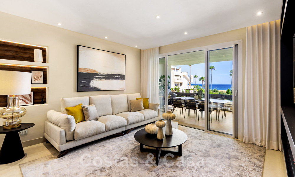 Spacieux et luxueux appartement à vendre dans un complexe sécurisé, en première ligne de plage, avec de belles vues sur la mer, sur le Golden Mile entre Marbella et Estepona 44060