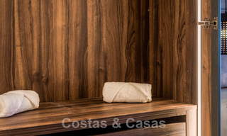 Spacieux et luxueux appartement à vendre dans un complexe sécurisé, en première ligne de plage, avec de belles vues sur la mer, sur le Golden Mile entre Marbella et Estepona 44067 