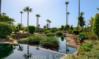 Spacieux et luxueux appartement à vendre dans un complexe sécurisé, en première ligne de plage, avec de belles vues sur la mer, sur le Golden Mile entre Marbella et Estepona 44074 