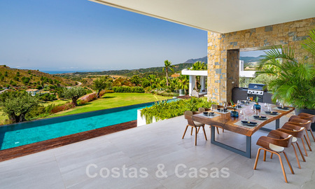 Phénoménale villa contemporaine de luxe à vendre, au bord du terrain de golf avec vue sur la mer dans un complexe de golf à Marbella - Benahavis 43970