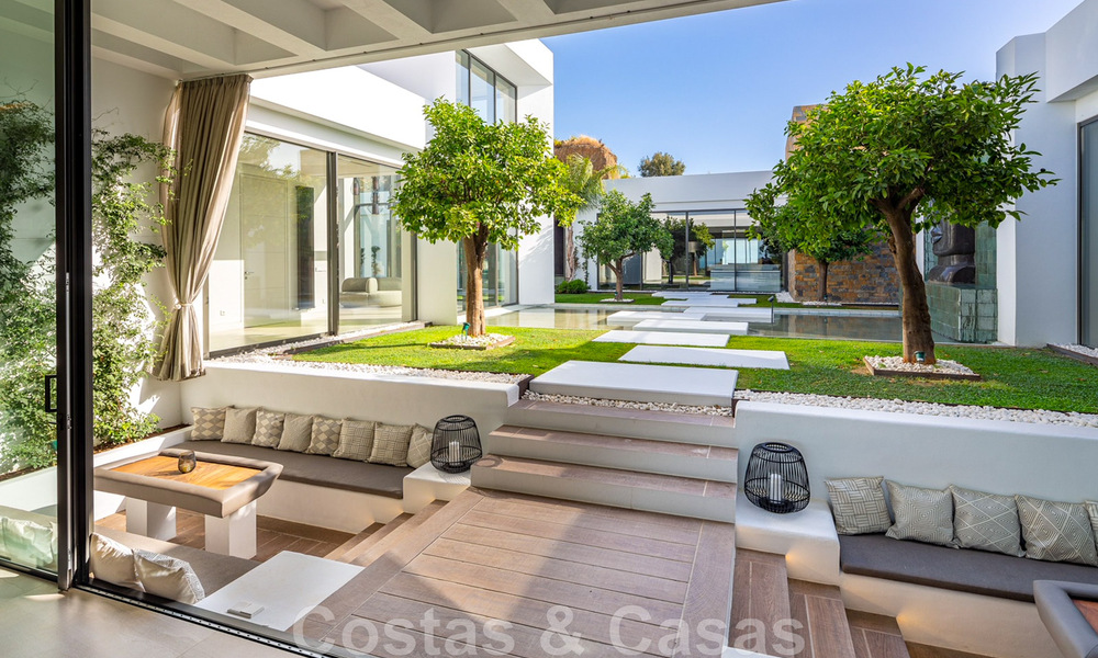 Phénoménale villa contemporaine de luxe à vendre, au bord du terrain de golf avec vue sur la mer dans un complexe de golf à Marbella - Benahavis 43977