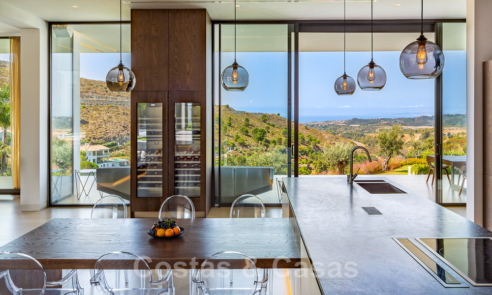 Phénoménale villa contemporaine de luxe à vendre, au bord du terrain de golf avec vue sur la mer dans un complexe de golf à Marbella - Benahavis 43983