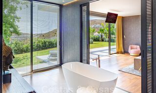 Phénoménale villa contemporaine de luxe à vendre, au bord du terrain de golf avec vue sur la mer dans un complexe de golf à Marbella - Benahavis 43985 