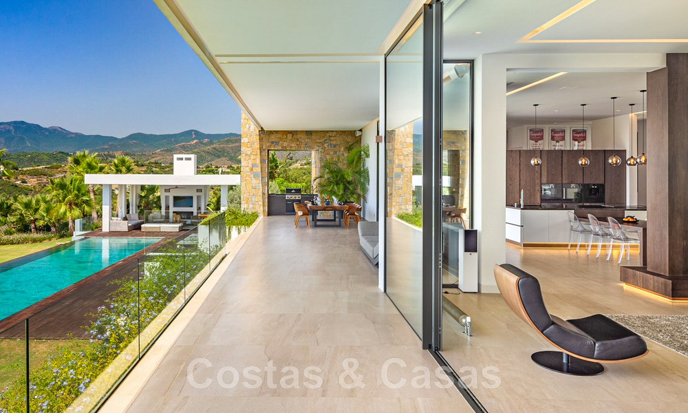 Phénoménale villa contemporaine de luxe à vendre, au bord du terrain de golf avec vue sur la mer dans un complexe de golf à Marbella - Benahavis 43986