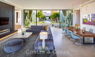 Phénoménale villa contemporaine de luxe à vendre, au bord du terrain de golf avec vue sur la mer dans un complexe de golf à Marbella - Benahavis 43989 