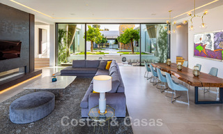 Phénoménale villa contemporaine de luxe à vendre, au bord du terrain de golf avec vue sur la mer dans un complexe de golf à Marbella - Benahavis 43989 