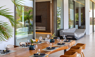 Phénoménale villa contemporaine de luxe à vendre, au bord du terrain de golf avec vue sur la mer dans un complexe de golf à Marbella - Benahavis 43991 