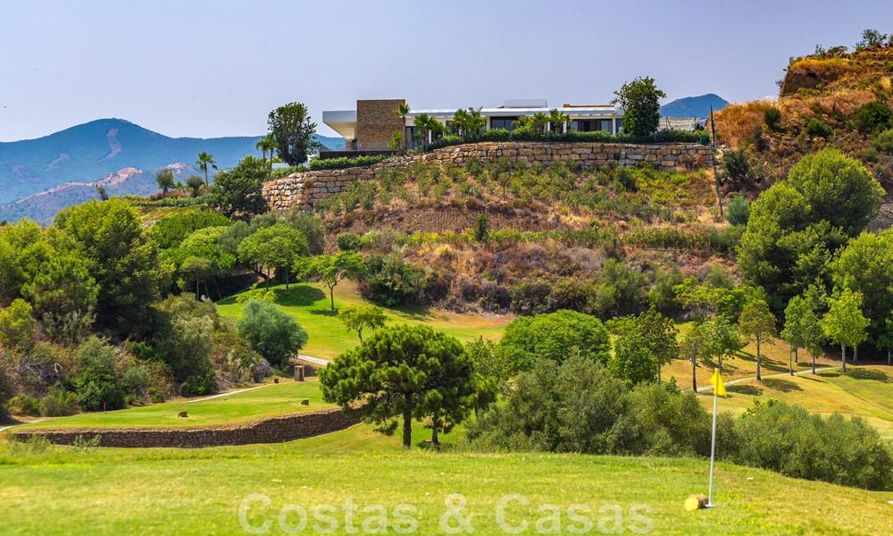 Phénoménale villa contemporaine de luxe à vendre, au bord du terrain de golf avec vue sur la mer dans un complexe de golf à Marbella - Benahavis 43992