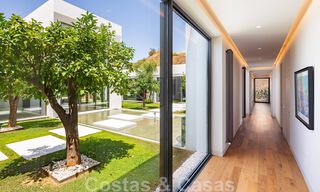Phénoménale villa contemporaine de luxe à vendre, au bord du terrain de golf avec vue sur la mer dans un complexe de golf à Marbella - Benahavis 43993 