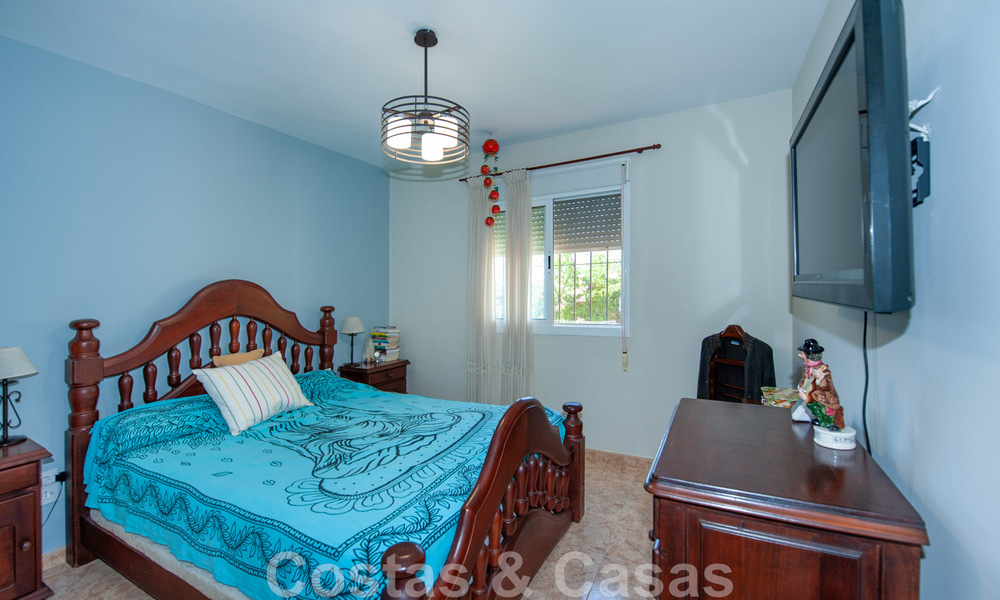 Villa traditionnelle espagnole à vendre avec vue sur la mer dans une urbanisation à l'est du centre de Marbella 44389