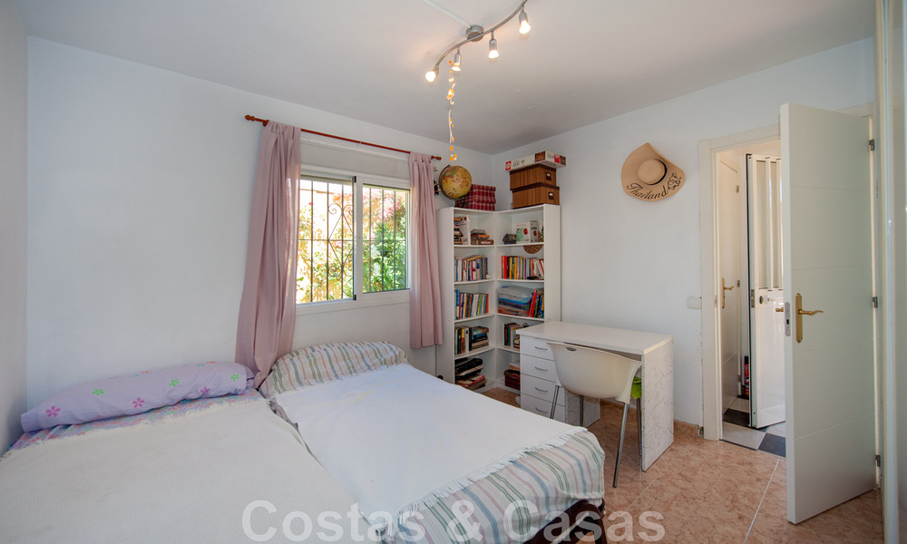 Villa traditionnelle espagnole à vendre avec vue sur la mer dans une urbanisation à l'est du centre de Marbella 44392