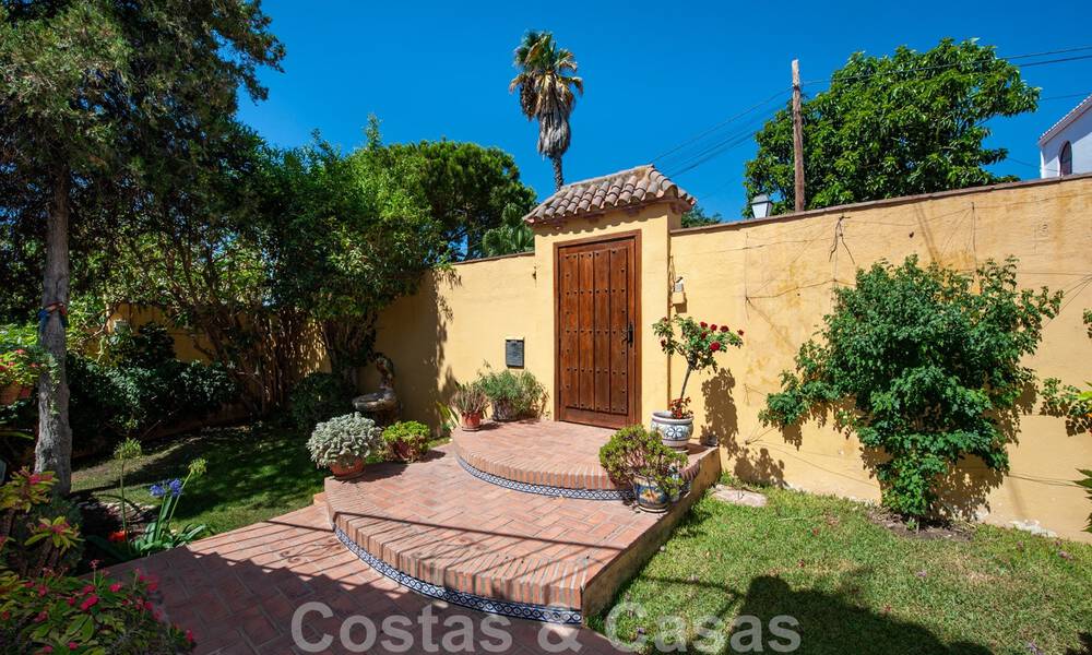 Villa traditionnelle espagnole à vendre avec vue sur la mer dans une urbanisation à l'est du centre de Marbella 44393