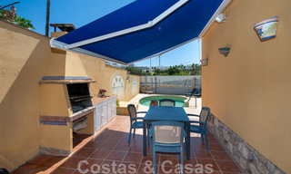 Villa traditionnelle espagnole à vendre avec vue sur la mer dans une urbanisation à l'est du centre de Marbella 44403 