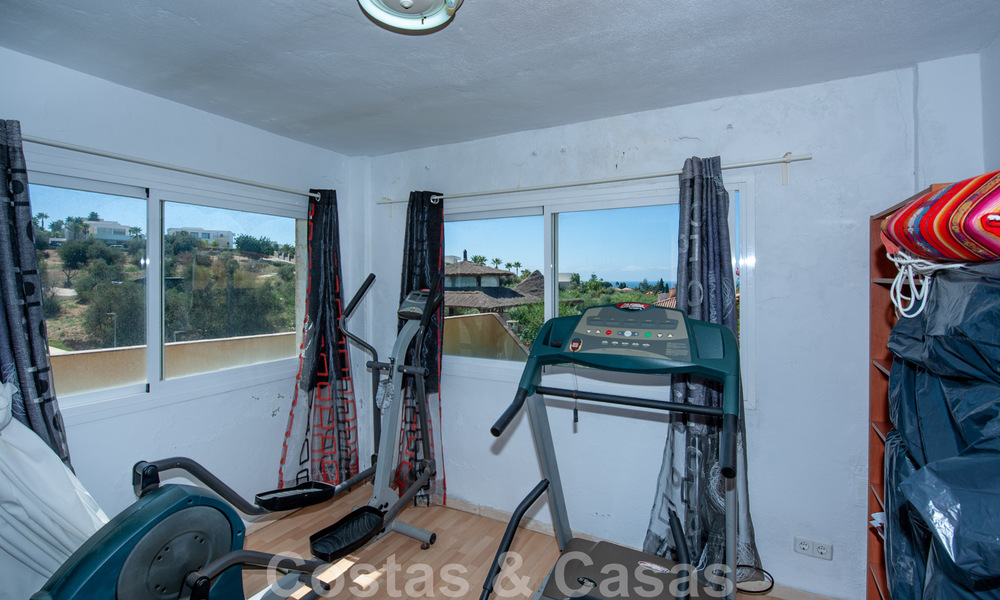 Villa traditionnelle espagnole à vendre avec vue sur la mer dans une urbanisation à l'est du centre de Marbella 44406