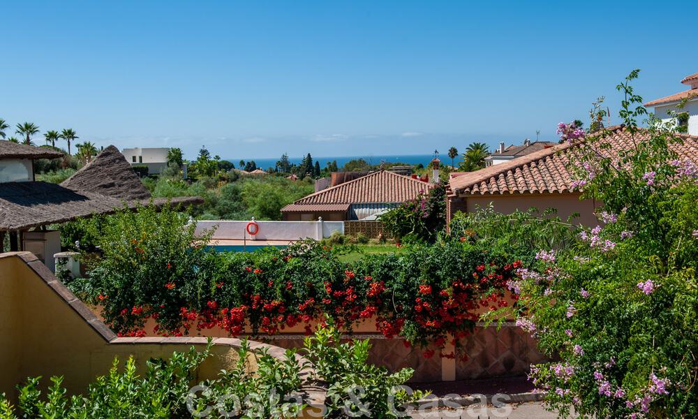 Villa traditionnelle espagnole à vendre avec vue sur la mer dans une urbanisation à l'est du centre de Marbella 44408