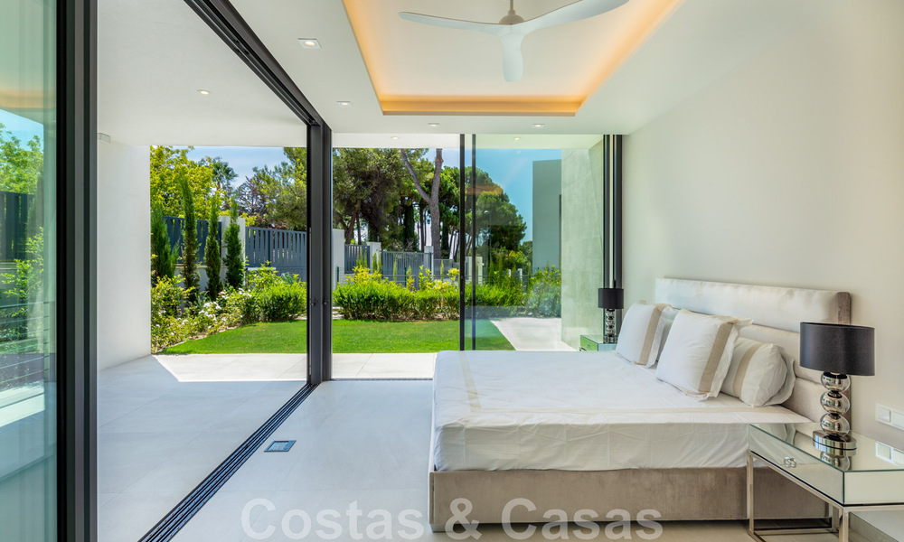 Impressionnante villa de luxe moderne avec vue imprenable sur la mer, à vendre dans une urbanisation recherchée de la Golden Mile de Marbella 44533