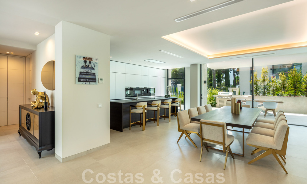 Impressionnante villa de luxe moderne avec vue imprenable sur la mer, à vendre dans une urbanisation recherchée de la Golden Mile de Marbella 44534