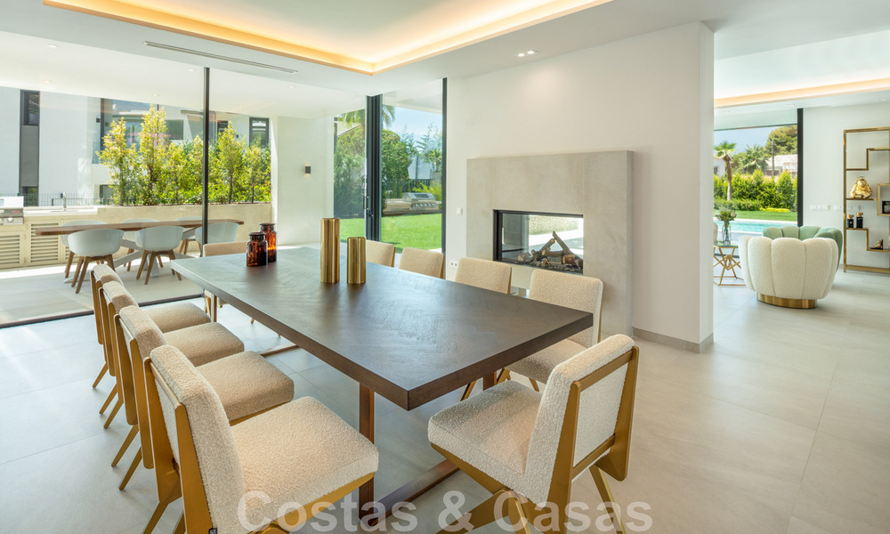 Impressionnante villa de luxe moderne avec vue imprenable sur la mer, à vendre dans une urbanisation recherchée de la Golden Mile de Marbella 44537