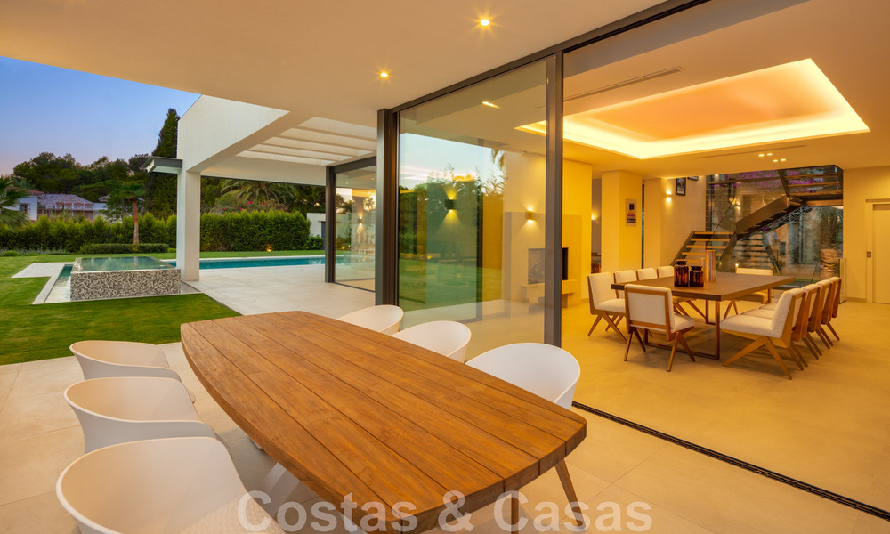 Impressionnante villa de luxe moderne avec vue imprenable sur la mer, à vendre dans une urbanisation recherchée de la Golden Mile de Marbella 44554