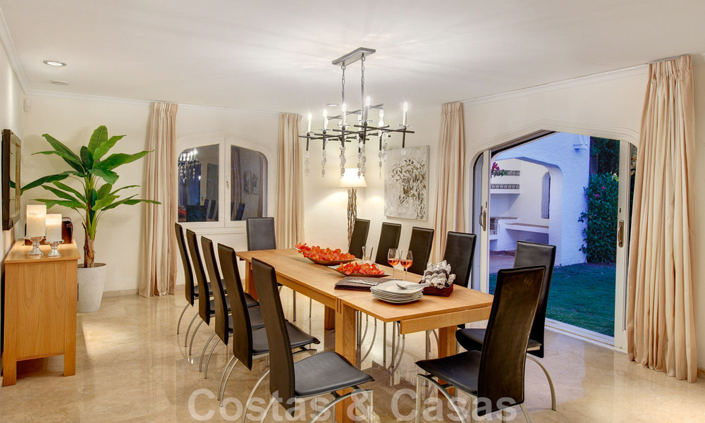 Villa andalouse de luxe unique à vendre dans un quartier très recherché de Nueva Andalucia à Marbella 44478