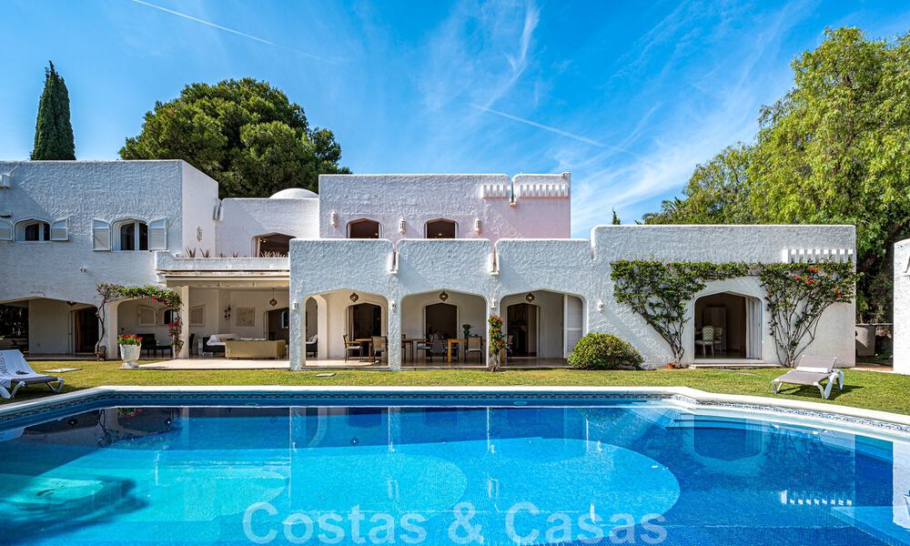 Villa andalouse de luxe unique à vendre dans un quartier très recherché de Nueva Andalucia à Marbella 44482