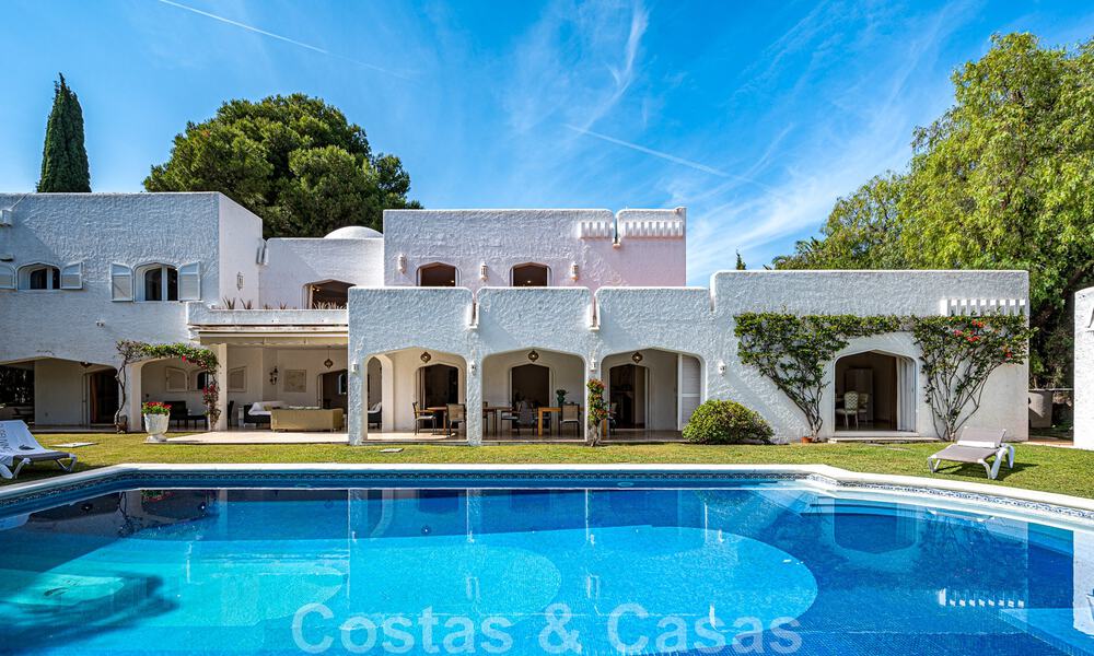Villa andalouse de luxe unique à vendre dans un quartier très recherché de Nueva Andalucia à Marbella 44482