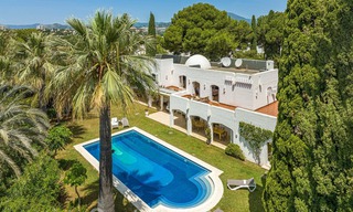 Villa andalouse de luxe unique à vendre dans un quartier très recherché de Nueva Andalucia à Marbella 44485 