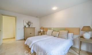 Villa andalouse de luxe unique à vendre dans un quartier très recherché de Nueva Andalucia à Marbella 44495 