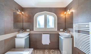 Villa andalouse de luxe unique à vendre dans un quartier très recherché de Nueva Andalucia à Marbella 44496 