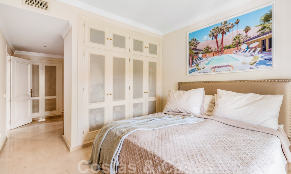 Lumineuse maison méditerranéenne à vendre avec possibilité d'extension, en première ligne du golf de La Quinta à Benahavis - Marbella 44579