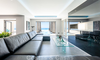 Villa avant-gardiste au style moderne à vendre, en première ligne de la mer à Mijas Costa, Costa del Sol 44416 