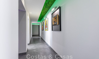 Villa avant-gardiste au style moderne à vendre, en première ligne de la mer à Mijas Costa, Costa del Sol 44420 