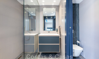 Villa avant-gardiste au style moderne à vendre, en première ligne de la mer à Mijas Costa, Costa del Sol 44427 