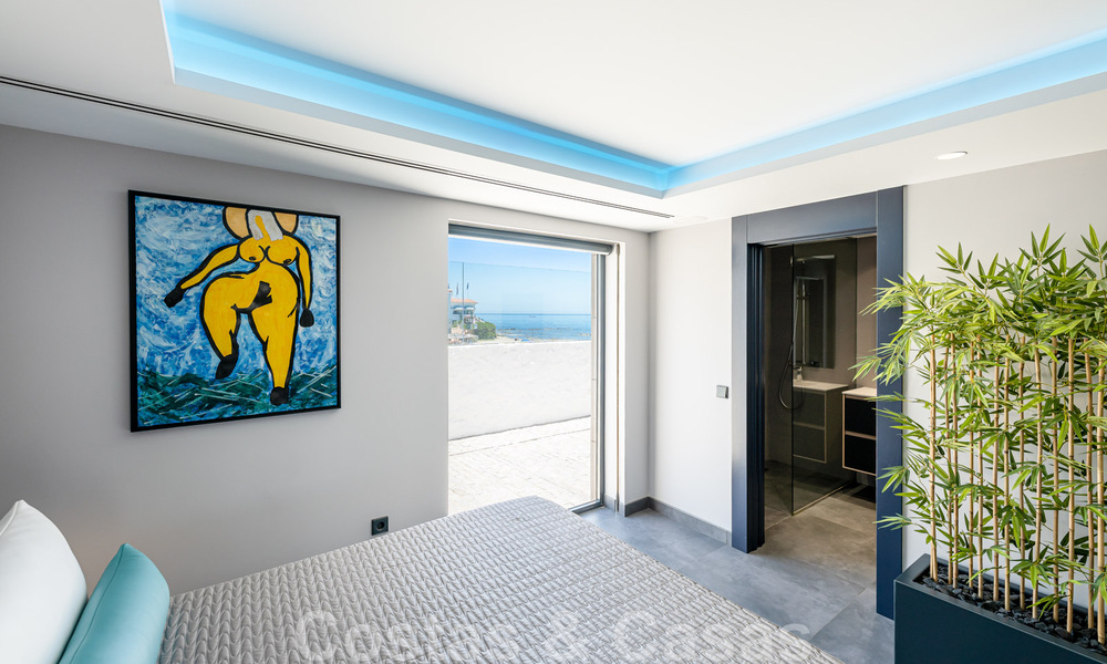Villa avant-gardiste au style moderne à vendre, en première ligne de la mer à Mijas Costa, Costa del Sol 44428
