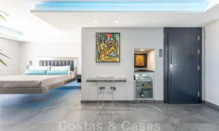 Villa avant-gardiste au style moderne à vendre, en première ligne de la mer à Mijas Costa, Costa del Sol 44433 