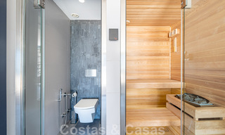 Villa avant-gardiste au style moderne à vendre, en première ligne de la mer à Mijas Costa, Costa del Sol 44436 