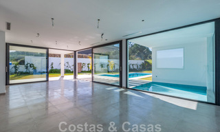 Nouvelle villa contemporaine à vendre avec vue imprenable sur les terrains de golf de la très recherchée resort La Cala Golf, Mijas 44640 