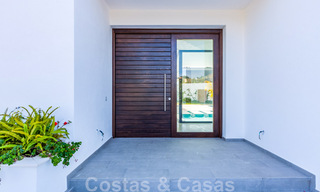 Nouvelle villa contemporaine à vendre avec vue imprenable sur les terrains de golf de la très recherchée resort La Cala Golf, Mijas 44641 